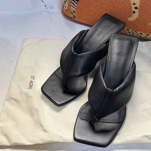 St. Agni Shoes - St. Agni Black Leather Square-Toe Thong Mules